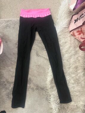 Lululemon Pink Waistband Leggings